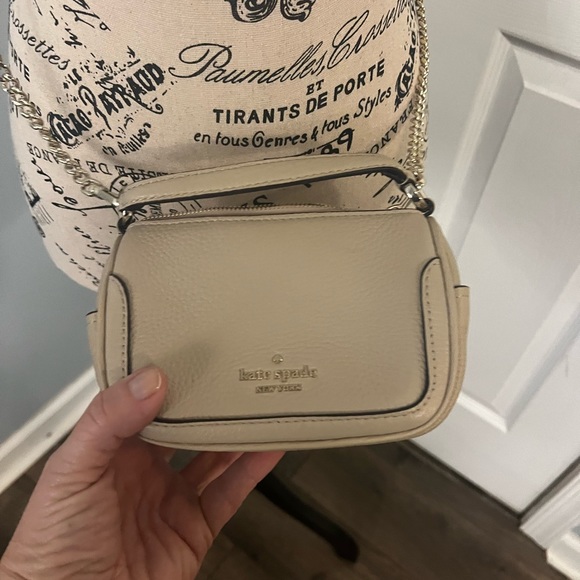 Kate Spade baby smoosh micro crossbody light sand - Picture 2 of 8